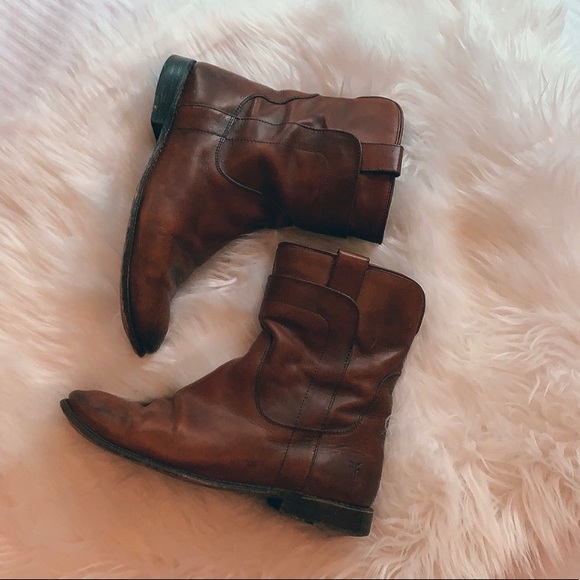 Frye Shoes - • Frye Boots •